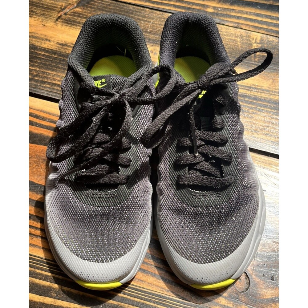 Nike Air Max Dynasty 2 Kids Shoes Size 12C Gray Black Volt 749573-002 Running